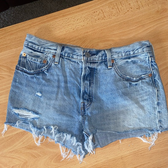 COPY - Levi’s Denim Shorts - Picture 2 of 2